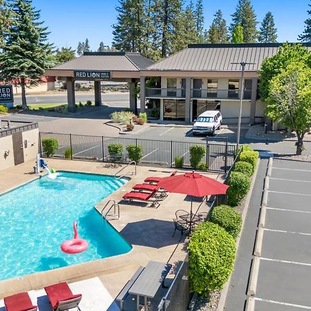 Red Lion Inn & Suites Deschutes River - Bend Buitenkant foto
