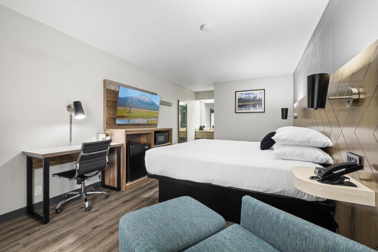 Red Lion Inn & Suites Deschutes River - Bend Buitenkant foto