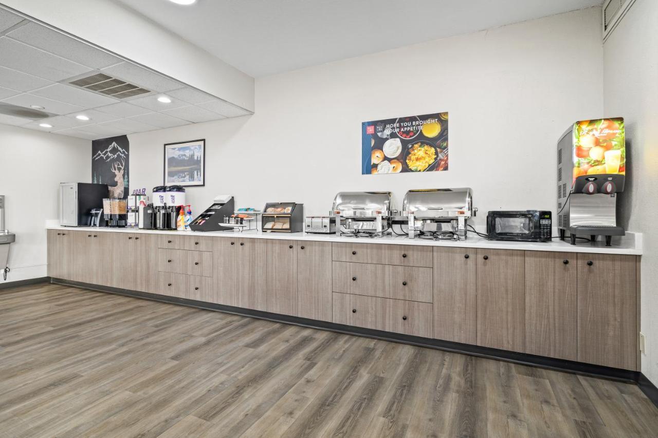 Red Lion Inn & Suites Deschutes River - Bend Buitenkant foto