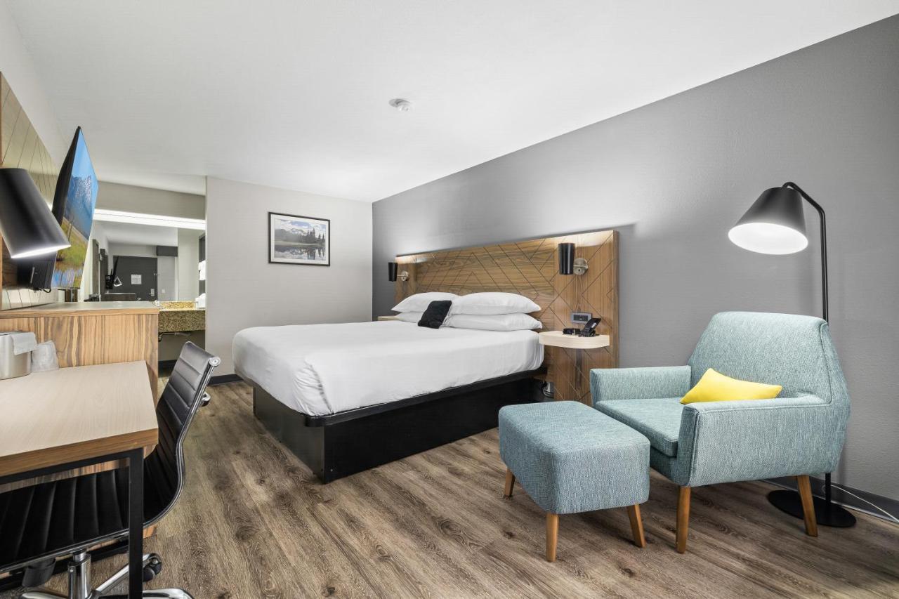 Red Lion Inn & Suites Deschutes River - Bend Buitenkant foto