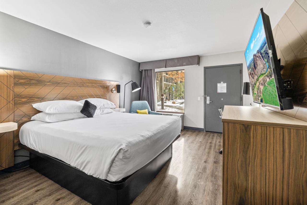 Red Lion Inn & Suites Deschutes River - Bend Buitenkant foto