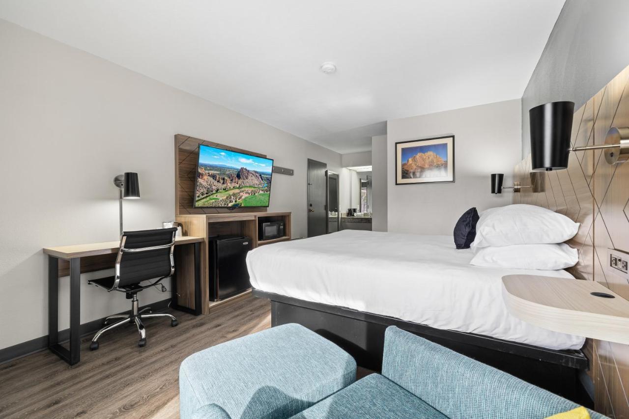 Red Lion Inn & Suites Deschutes River - Bend Buitenkant foto