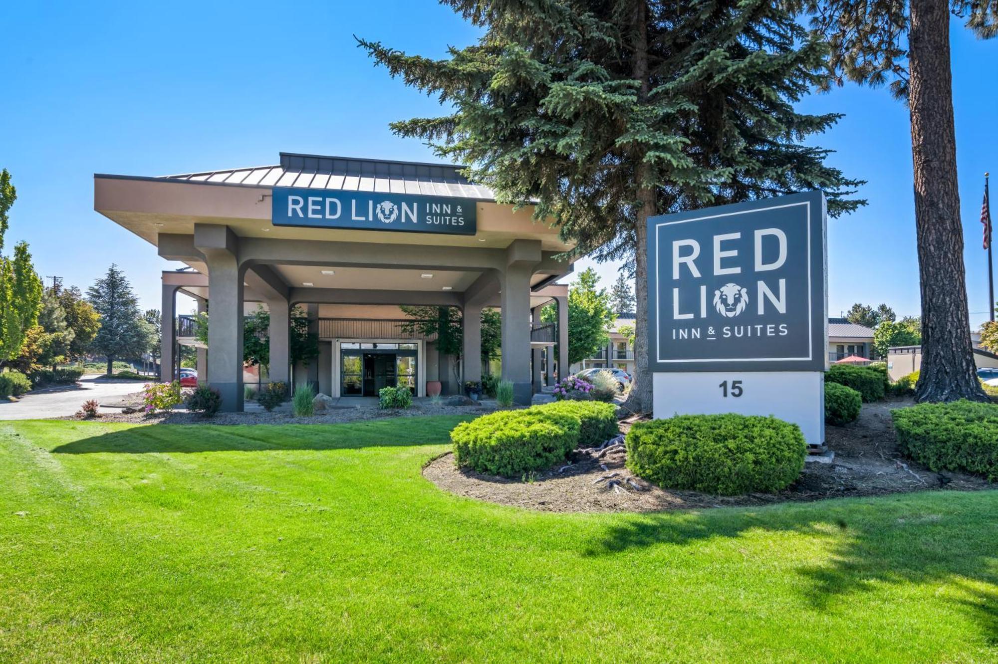 Red Lion Inn & Suites Deschutes River - Bend Buitenkant foto