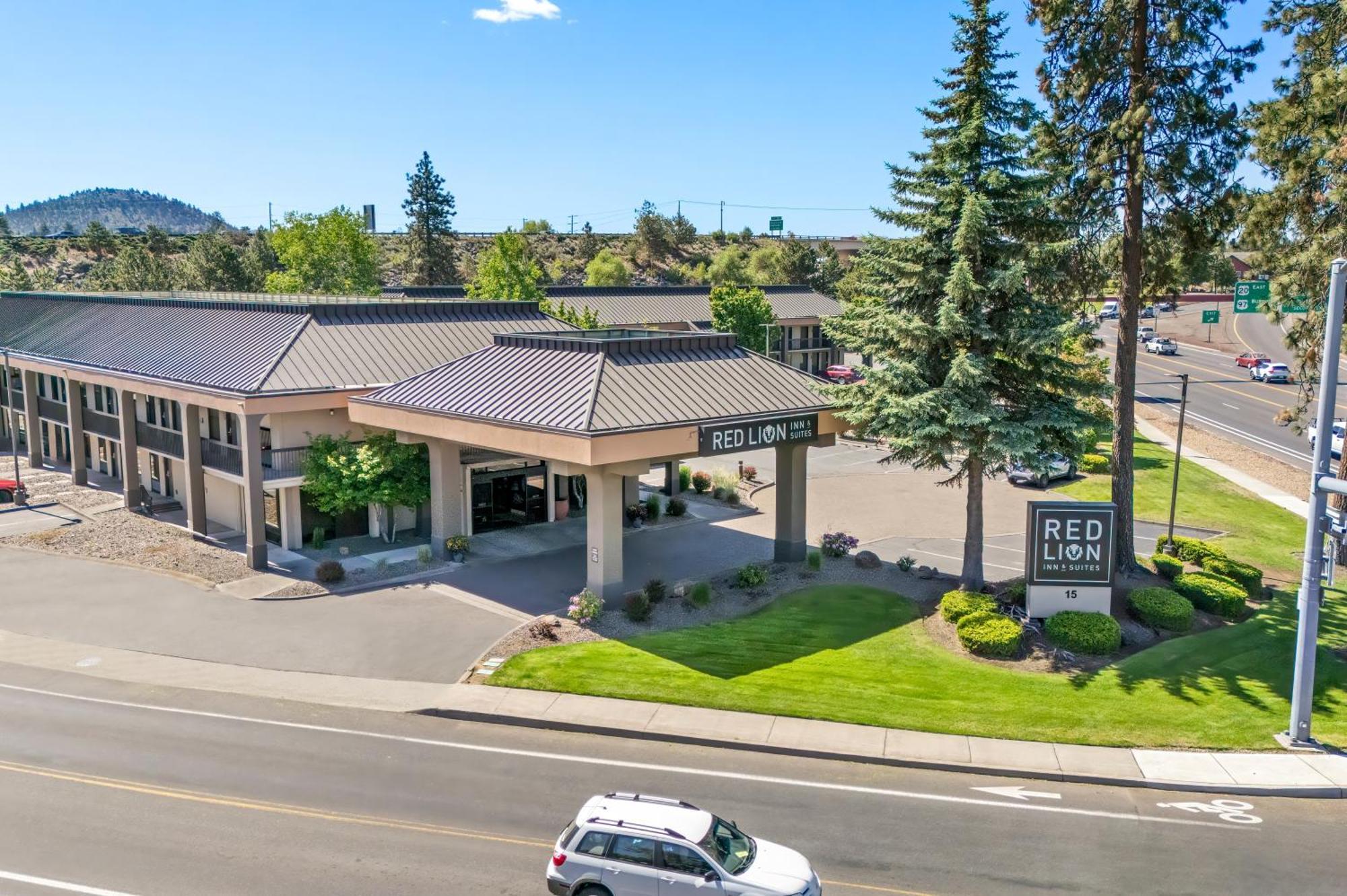 Red Lion Inn & Suites Deschutes River - Bend Buitenkant foto