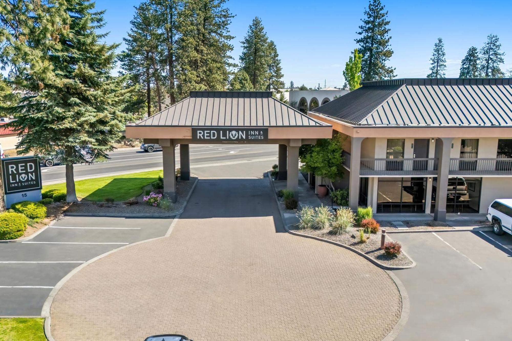 Red Lion Inn & Suites Deschutes River - Bend Buitenkant foto