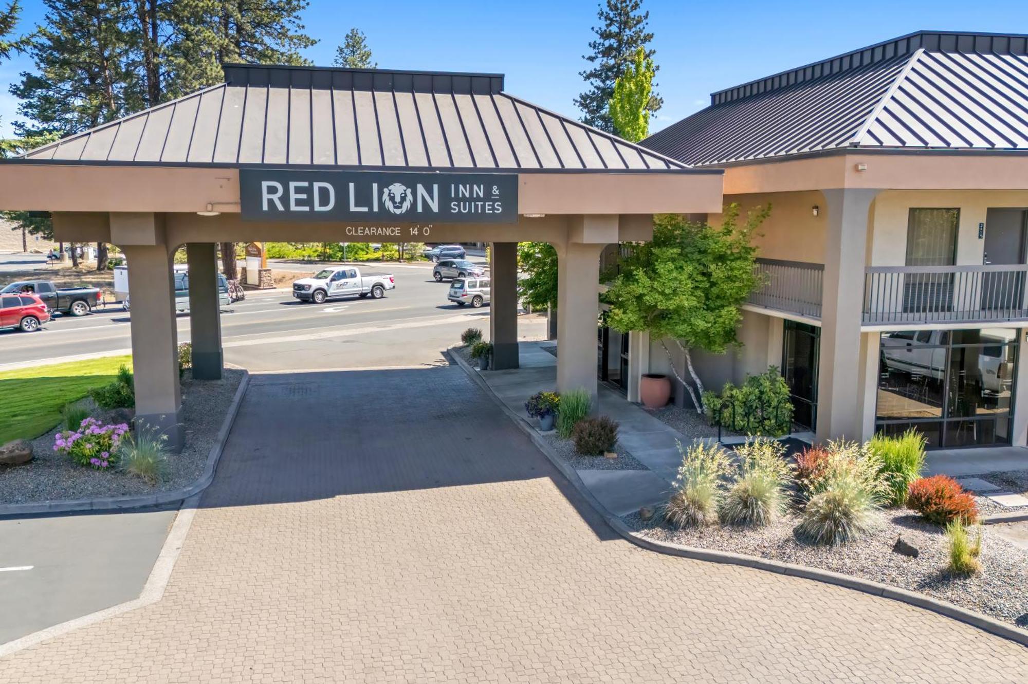 Red Lion Inn & Suites Deschutes River - Bend Buitenkant foto