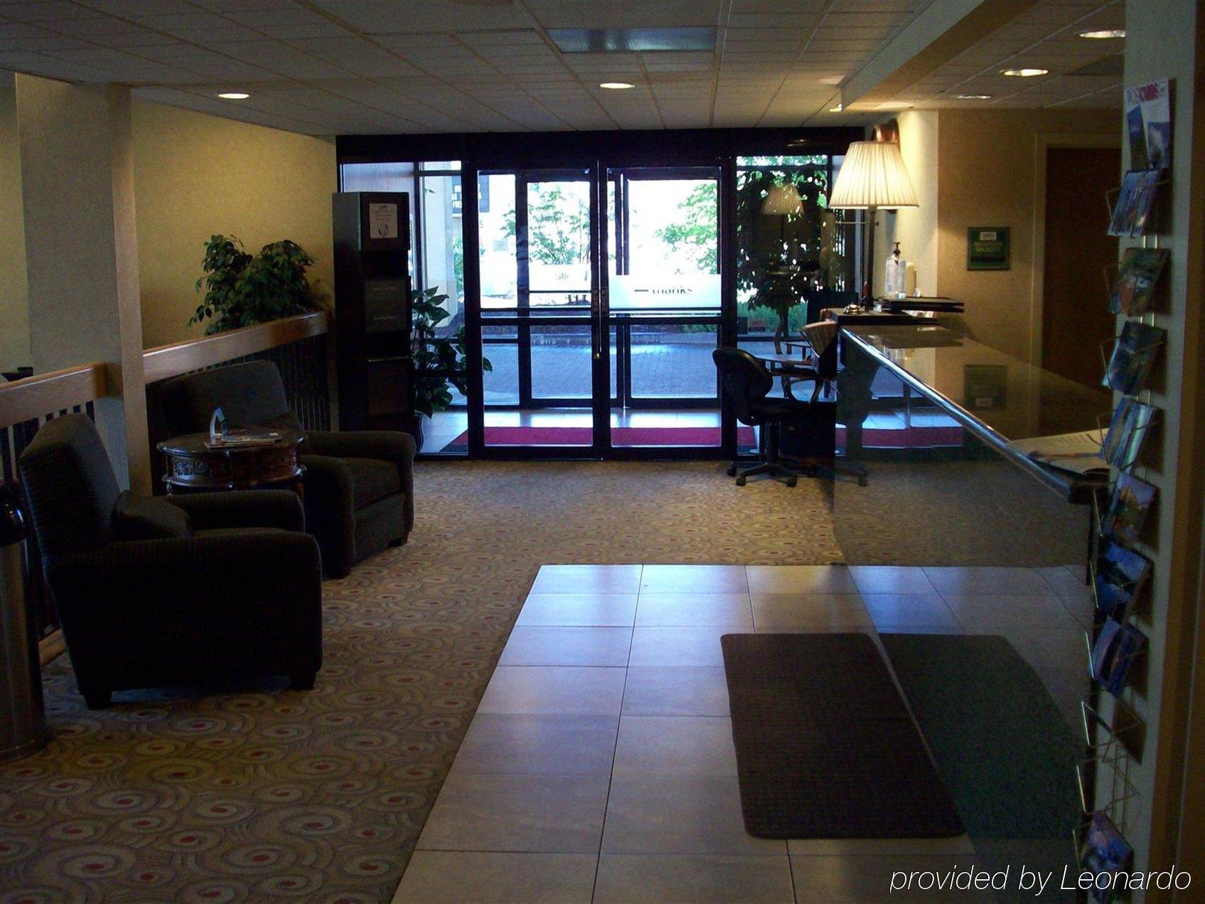 Red Lion Inn & Suites Deschutes River - Bend Buitenkant foto