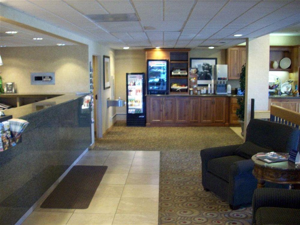 Red Lion Inn & Suites Deschutes River - Bend Buitenkant foto