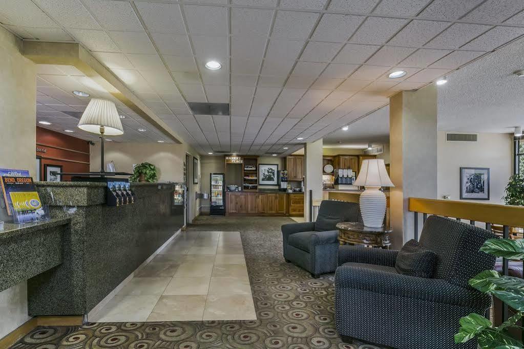 Red Lion Inn & Suites Deschutes River - Bend Buitenkant foto