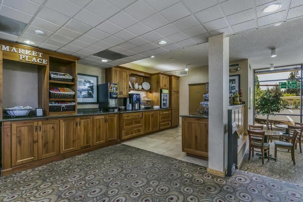 Red Lion Inn & Suites Deschutes River - Bend Buitenkant foto