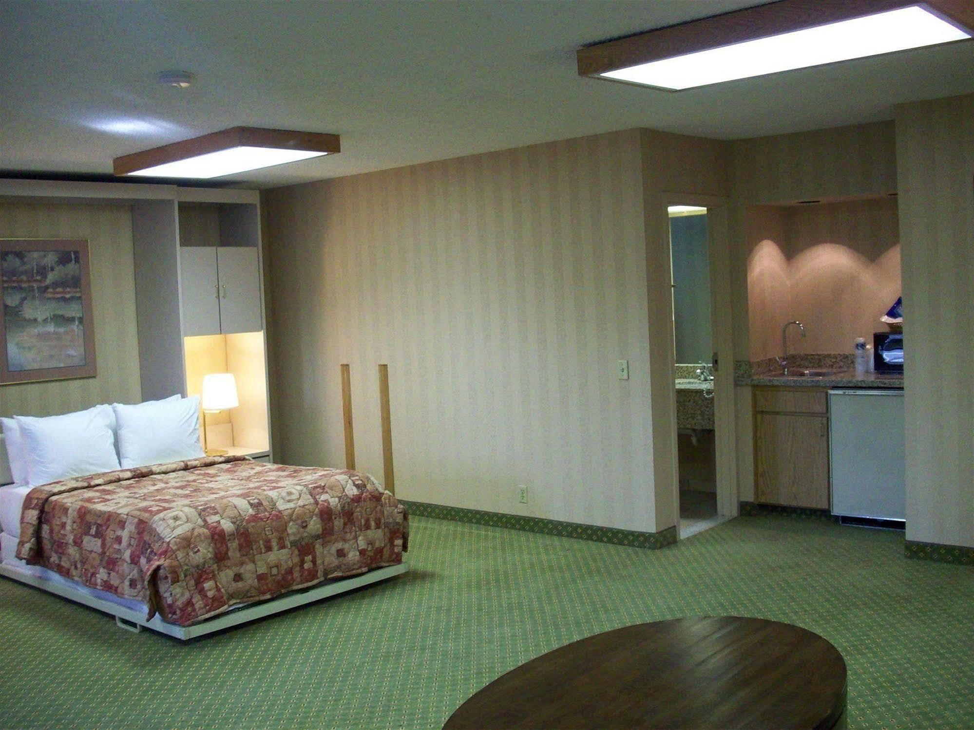 Red Lion Inn & Suites Deschutes River - Bend Buitenkant foto