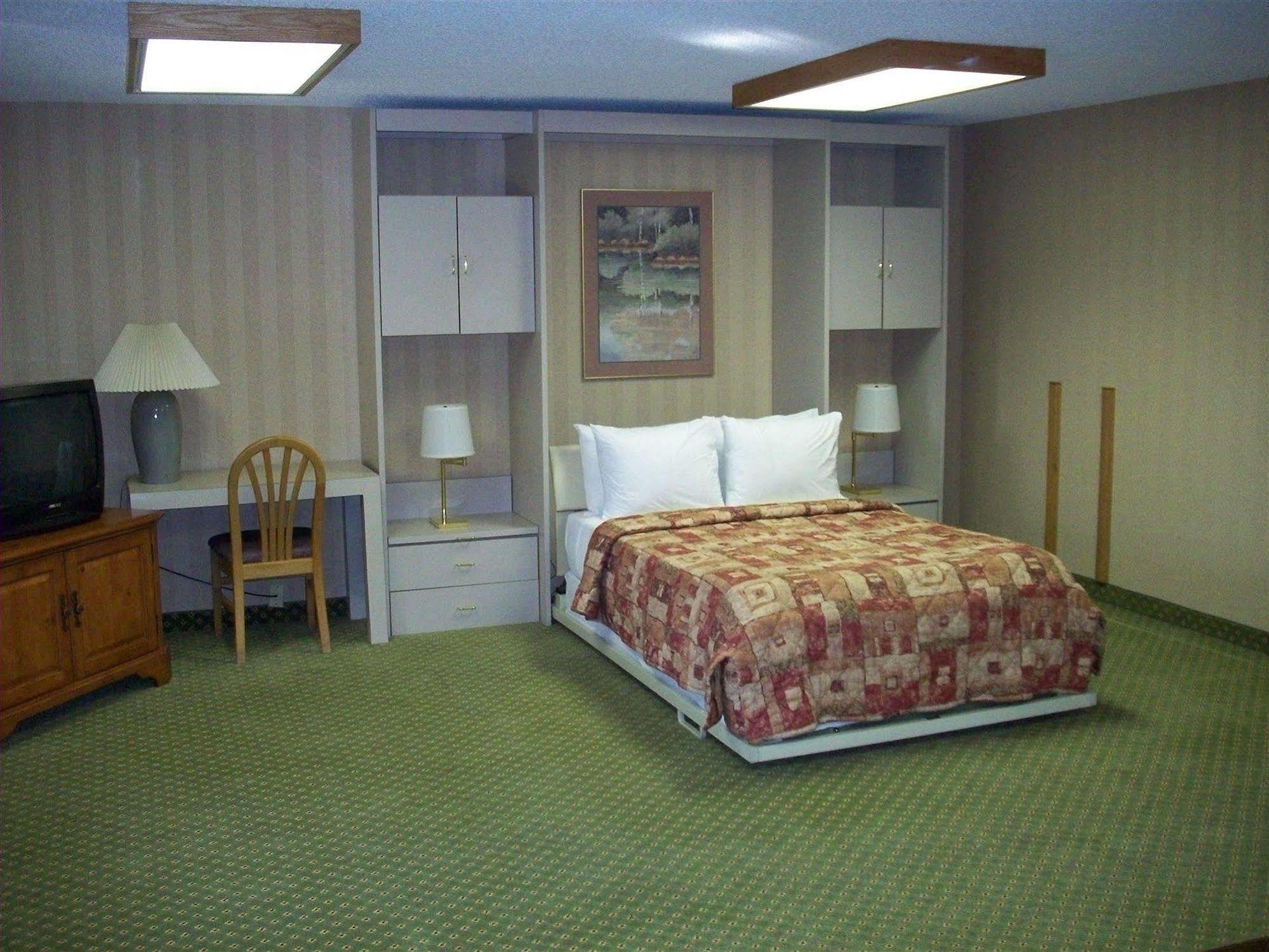 Red Lion Inn & Suites Deschutes River - Bend Buitenkant foto