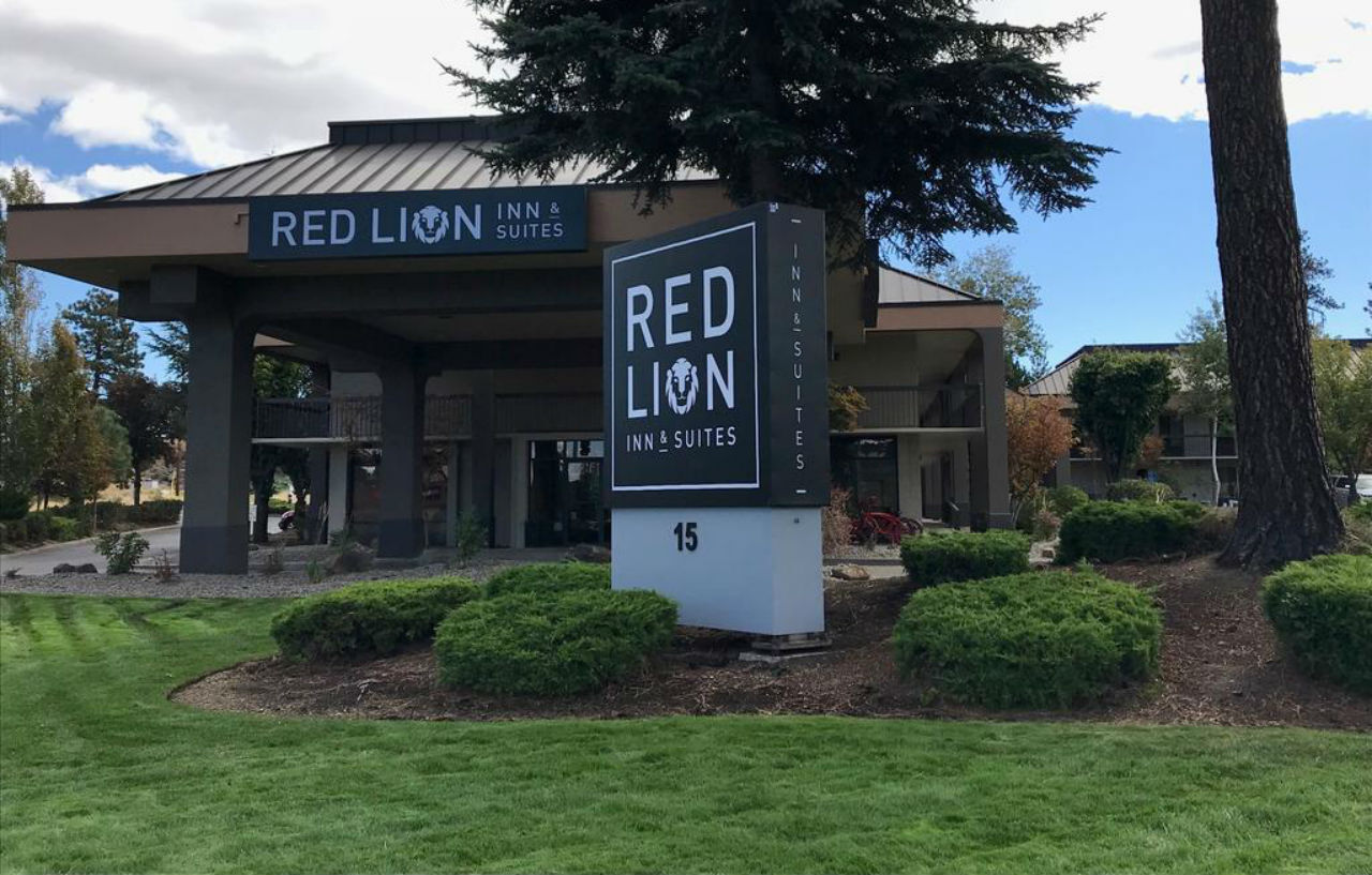 Red Lion Inn & Suites Deschutes River - Bend Buitenkant foto